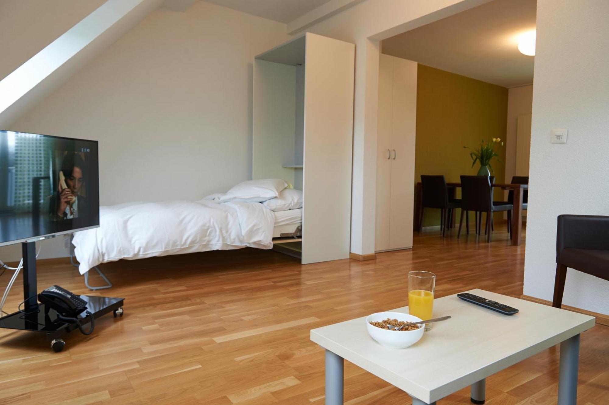 Apartmán By Du Commerce